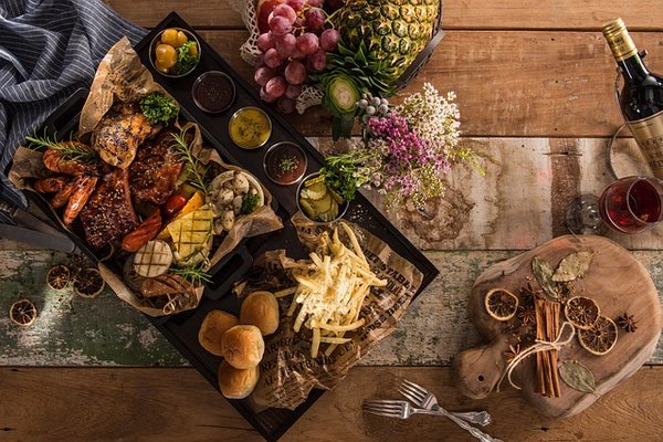 Quels sont les accords mets et vins pour sublimer le boeuf et l'agneau ?